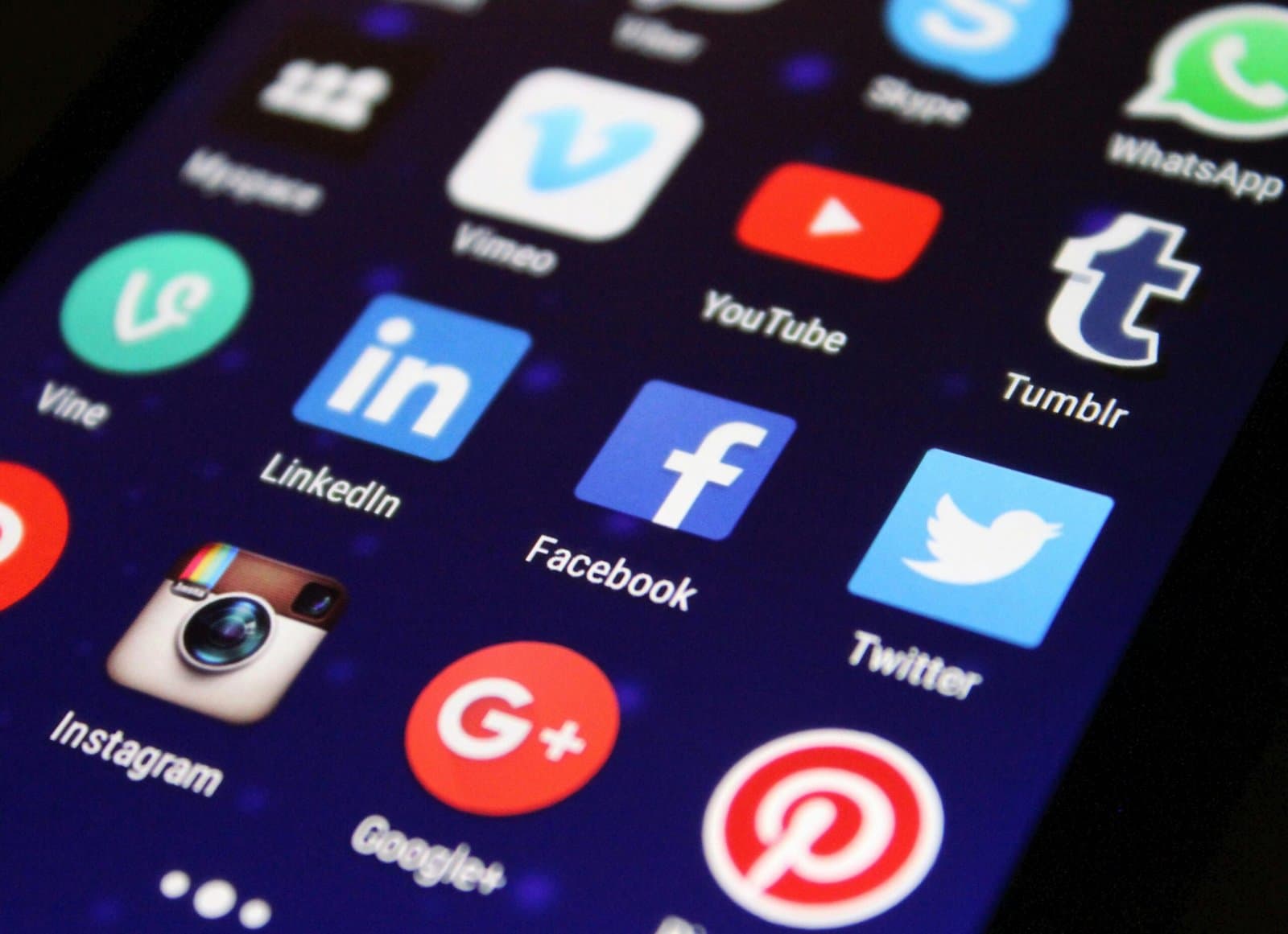 The Evolution of Rizz Lines in the Digital Age